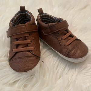 Brown shoes, great for casual & dressy